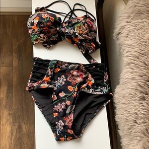 CUPSHE Vintage Cut Paisley Bikini